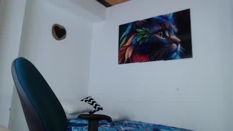 ---- online show from December 2, 2025, 6:47 pm