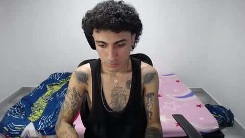 Plux online show from October 24, 2025, 6:37 pm