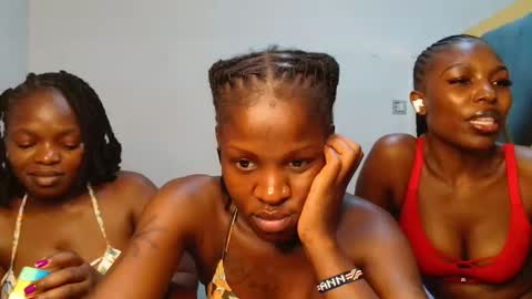 Snapshot of prettie_barbie_ chatting on October 16, 2025, 4:02 am Barbie online show from October 16, 2025, 4:02 am