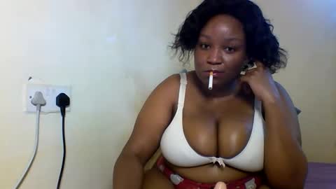 Snapshot of prettie_diva0 chatting on October 6, 2025, 12:35 pm Prettie diva online show from October 6, 2025, 12:35 pm
