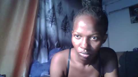 Snapshot of prettie_petitee chatting on February 8, 2026, 3:10 am prettie_petitee online show from February 8, 2026, 3:10 am