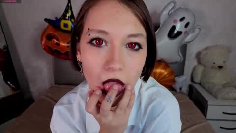 Alisa online show from October 28, 2025, 1:31 am