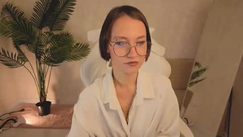 Alisa online show from November 6, 2025, 1:06 am