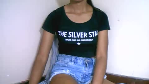 prettiethalia online show from November 1, 2025, 8:11 pm