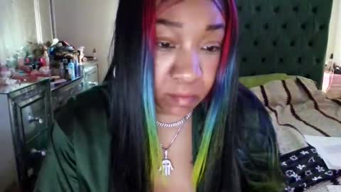 Yasmine pretty online show from December 15, 2025, 2:43 pm