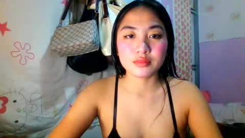 pretty_am online show from November 19, 2025, 5:13 pm