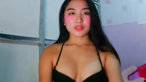 pretty_am online show from May 8, 2026, 3:39 pm