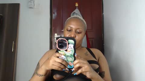 Snapshot of pretty_annah chatting on January 20, 2025, 3:18 pm Annah online show from January 20, 2025, 3:18 pm