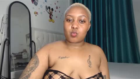 Snapshot of pretty_annah chatting on February 9, 2025, 9:39 pm Annah online show from February 9, 2025, 9:39 pm