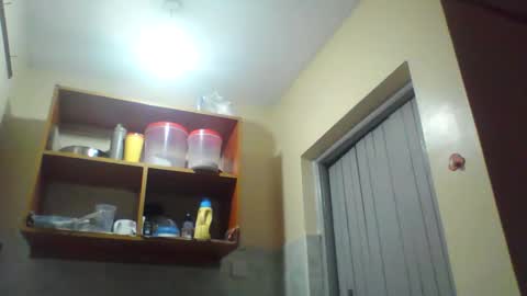 Snapshot of pretty_beib chatting on May 27, 2026, 5:54 pm Karol online show from May 27, 2026, 5:54 pm