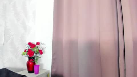 Snapshot of pretty_bigboobs_ chatting on February 25, 2025, 2:03 am Carla online show from February 25, 2025, 2:03 am