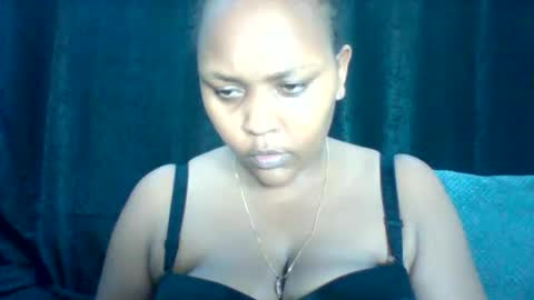 pretty_dee1 online show from May 11, 2026, 4:04 pm