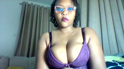 pretty_dee1 online show from July 29, 2026, 3:48 am