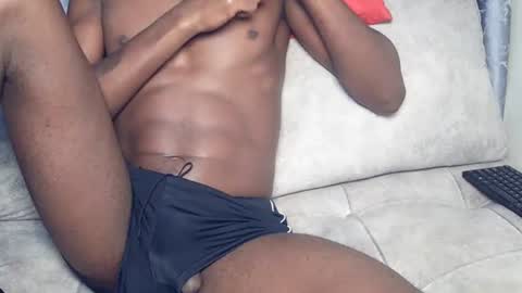 Snapshot of pretty_dollx01 chatting on June 29, 2026, 12:05 pm Pretty dollx01 online show from June 29, 2026, 12:05 pm