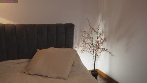 pretty_goddess online show from July 10, 2026, 9:06 pm