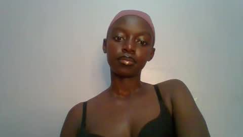 Snapshot of pretty_hearts chatting on February 25, 2026, 4:49 pm Shillah online show from February 25, 2026, 4:49 pm