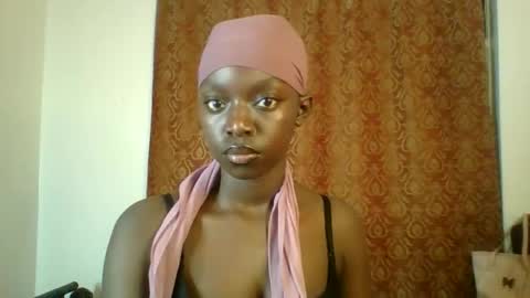 Snapshot of pretty_hearts chatting on March 1, 2026, 2:46 am Shillah online show from March 1, 2026, 2:46 am