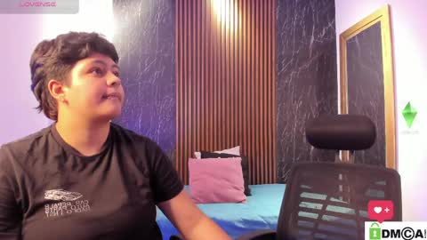 pretty_honey22 online show from June 2, 2026, 8:33 pm