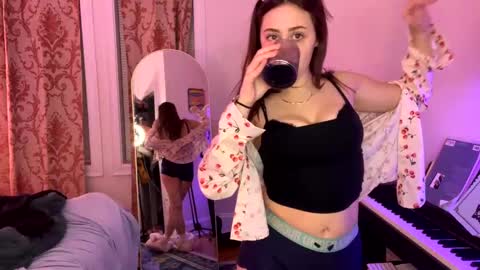 Sophie  online show from December 13, 2024, 2:43 am