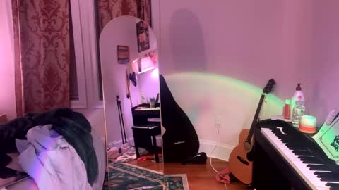 Sophie  online show from December 16, 2024, 5:17 am