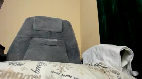 kezzy online show from December 2, 2025, 10:20 am