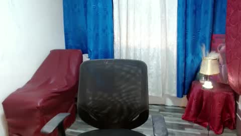 Snapshot of pretty_lady_kitty chatting on December 12, 2024, 12:38 am pretty_lady_kitty online show from December 12, 2024, 12:38 am