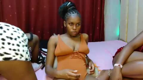 Snapshot of pretty_lioness_ chatting on February 25, 2026, 4:00 am Pretty online show from February 25, 2026, 4:00 am