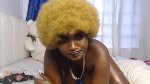 Snapshot of pretty_lunah chatting on November 20, 2025, 2:17 pm pretty_lunah online show from November 20, 2025, 2:17 pm