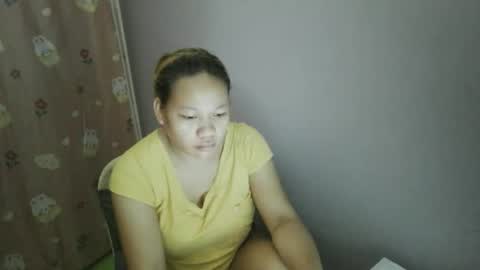pretty_lyn08 online show from April 28, 2026, 8:30 am