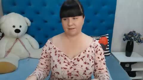 pretty_malika online show from January 28, 2025, 1:27 pm