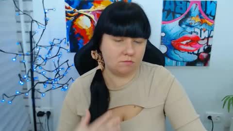 pretty_malika online show from November 25, 2025, 2:55 am