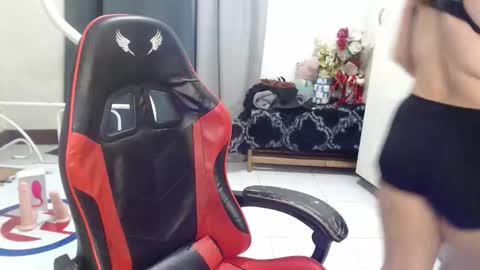 Snapshot of pretty_nicoleee chatting on February 2, 2026, 2:27 pm Its me NicoLe online show from February 2, 2026, 2:27 pm