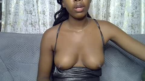 pretty_petite24 online show from June 15, 2026, 5:04 pm