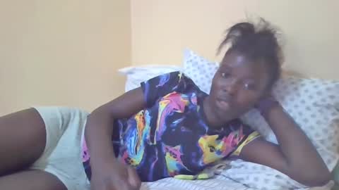 Snapshot of pretty_petite_ebony chatting on January 6, 2025, 8:39 pm pretty_petite_ebony online show from January 6, 2025, 8:39 pm