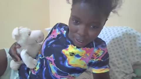 pretty_petite_ebony online show from January 6, 2025, 11:42 pm