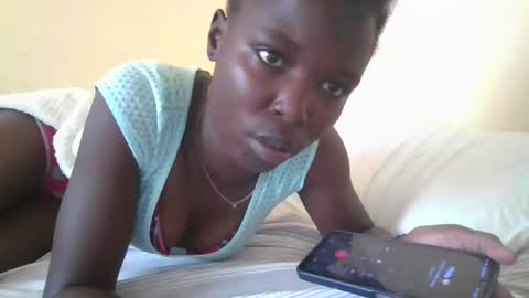 Snapshot of pretty_petite_ebony chatting on January 8, 2025, 12:15 pm pretty_petite_ebony online show from January 8, 2025, 12:15 pm