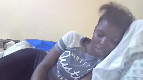 Snapshot of pretty_petite_ebony chatting on January 10, 2025, 10:04 pm pretty_petite_ebony online show from January 10, 2025, 10:04 pm