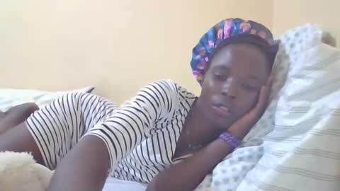 Snapshot of pretty_petite_ebony chatting on January 12, 2025, 5:33 pm pretty_petite_ebony online show from January 12, 2025, 5:33 pm