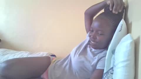 Snapshot of pretty_petite_ebony chatting on January 22, 2025, 10:29 am pretty_petite_ebony online show from January 22, 2025, 10:29 am