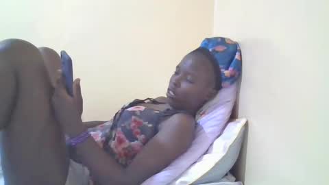 pretty_petite_ebony online show from January 23, 2025, 10:44 pm