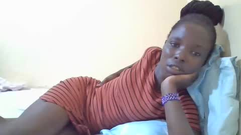 Snapshot of pretty_petite_ebony chatting on February 14, 2025, 10:25 pm pretty_petite_ebony online show from February 14, 2025, 10:25 pm