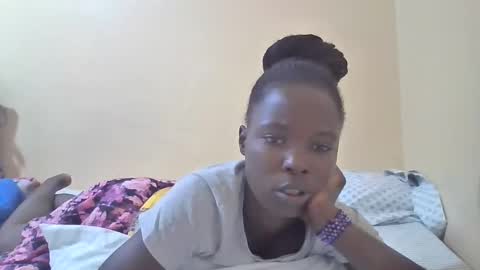 Snapshot of pretty_petite_ebony chatting on February 17, 2025, 4:15 pm pretty_petite_ebony online show from February 17, 2025, 4:15 pm