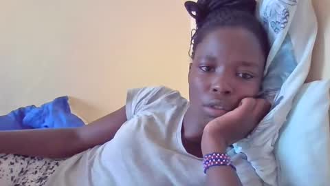 Snapshot of pretty_petite_ebony chatting on February 26, 2025, 12:25 pm pretty_petite_ebony online show from February 26, 2025, 12:25 pm