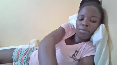 Snapshot of pretty_petite_ebony chatting on March 1, 2025, 7:51 am pretty_petite_ebony online show from March 1, 2025, 7:51 am