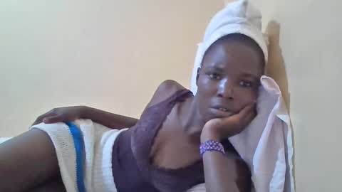 Snapshot of pretty_petite_ebony chatting on March 1, 2025, 6:00 pm pretty_petite_ebony online show from March 1, 2025, 6:00 pm