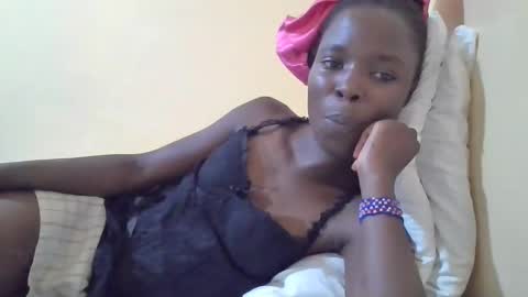 Snapshot of pretty_petite_ebony chatting on March 3, 2025, 6:01 pm pretty_petite_ebony online show from March 3, 2025, 6:01 pm