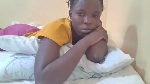 Snapshot of pretty_petite_ebony chatting on March 7, 2025, 8:13 am pretty_petite_ebony online show from March 7, 2025, 8:13 am