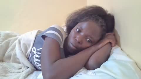 Snapshot of pretty_petite_ebony chatting on March 11, 2025, 8:30 am pretty_petite_ebony online show from March 11, 2025, 8:30 am