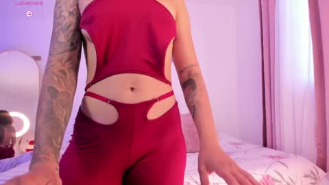 pretty_pettite online show from April 18, 2026, 10:21 pm