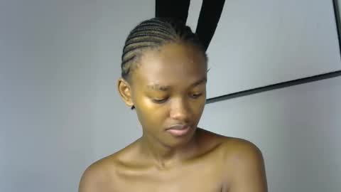 Snapshot of pretty_queennie chatting on April 30, 2026, 12:55 pm Pretty doll online show from April 30, 2026, 12:55 pm